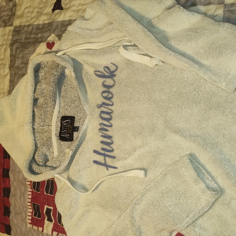 Thick Terri cloth hoodie!"Humarock"in blue across front comfortable and stylish.